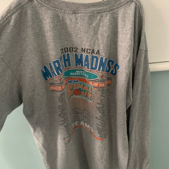 Vintage March Madness T-shirt! - Picture 3 of 5